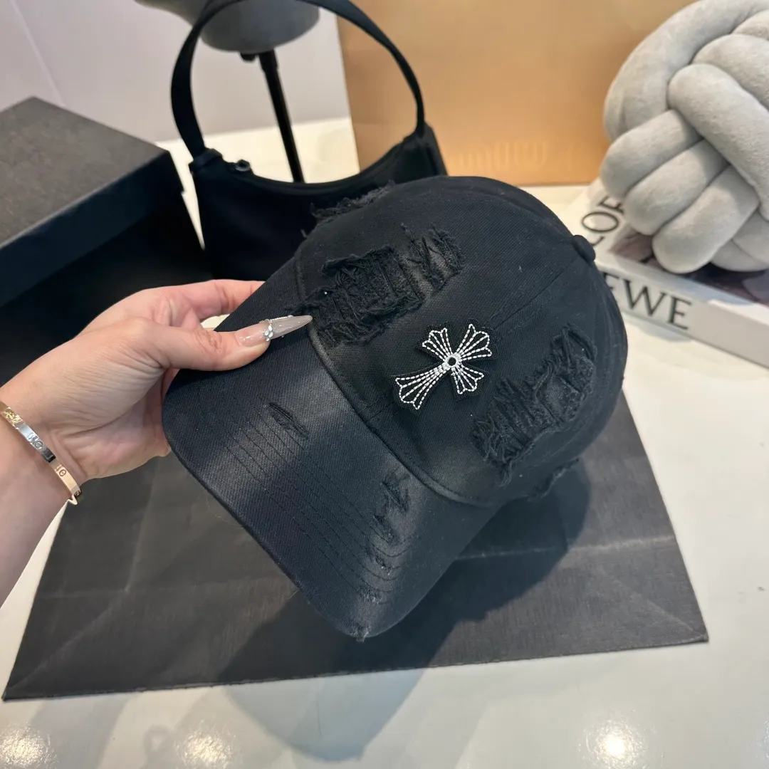 P56 Crow Heart Baseball Cap, holed retro peaked cap, head circumference 57.cm